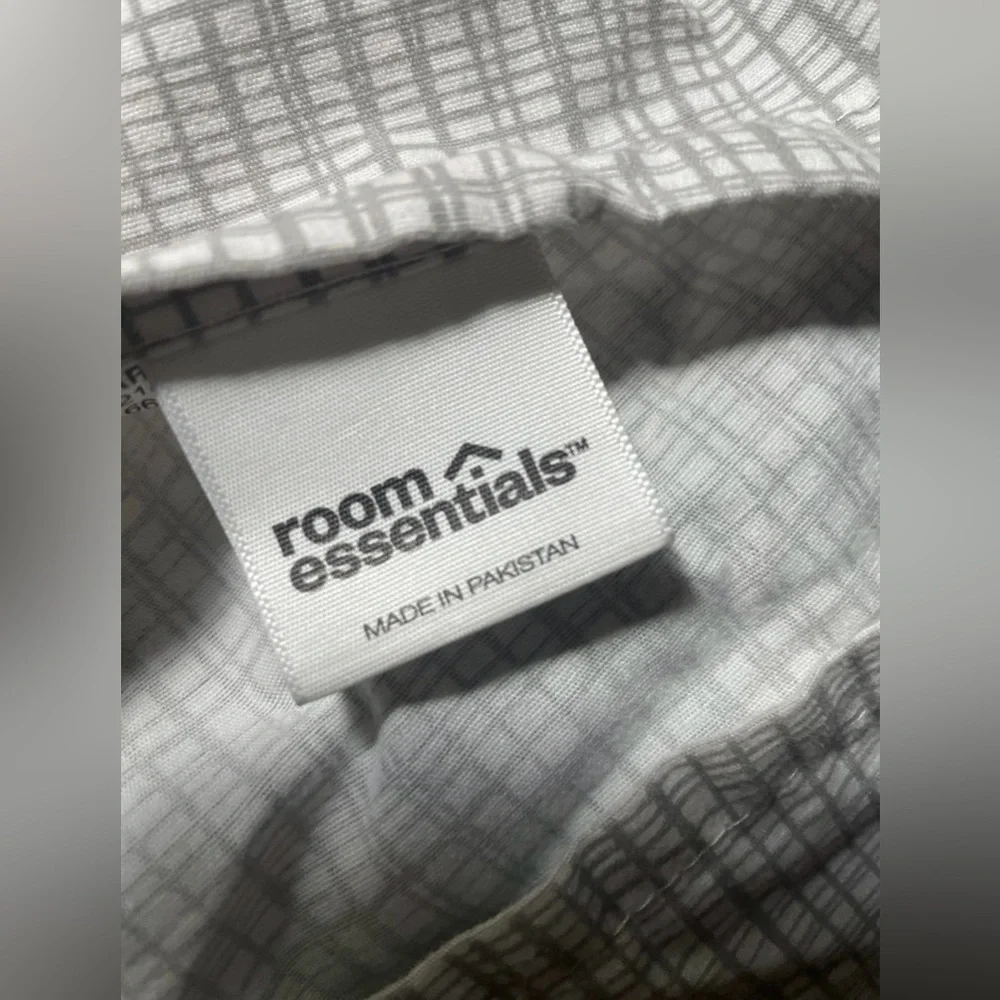 Target Room Essentials Queen Flat Sheet Gray and White Print Neutral Minimalist